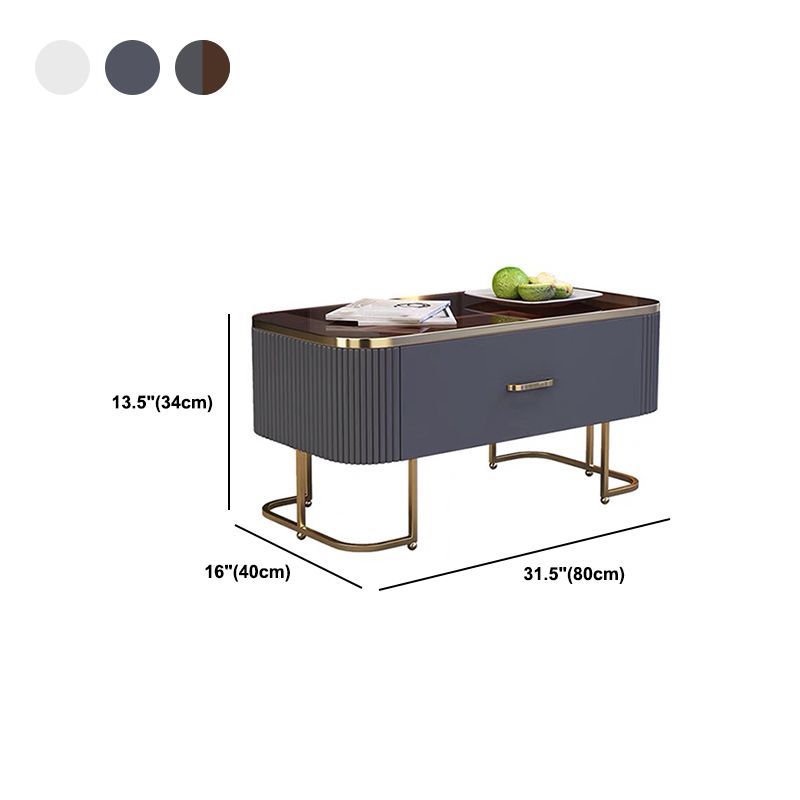 Eigentijdse salontafel met opberglade en gouden framebasis