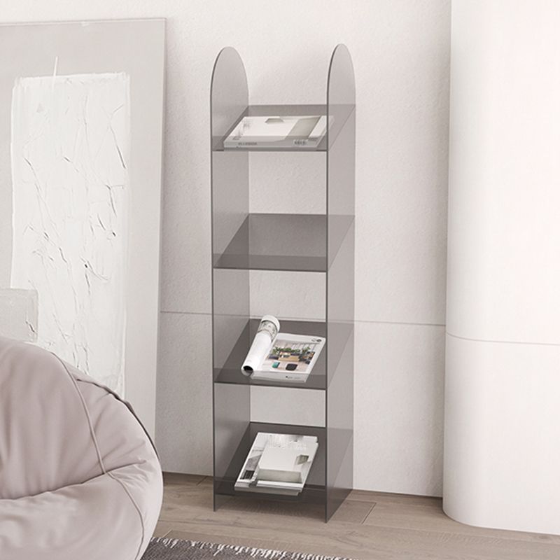 Libreria moderna di libreria standard aperta con scaffali