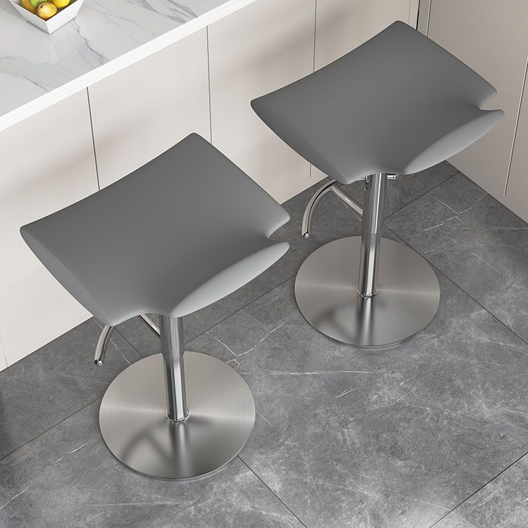 Tabouret de bar à tabouret de barre pivotant sans bras réglable avec base chromée