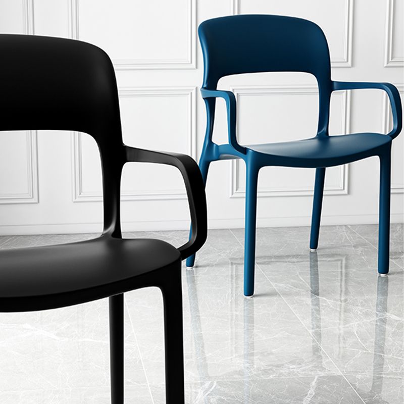 Salle d'étude scandinave chaise de bras ouverte mate