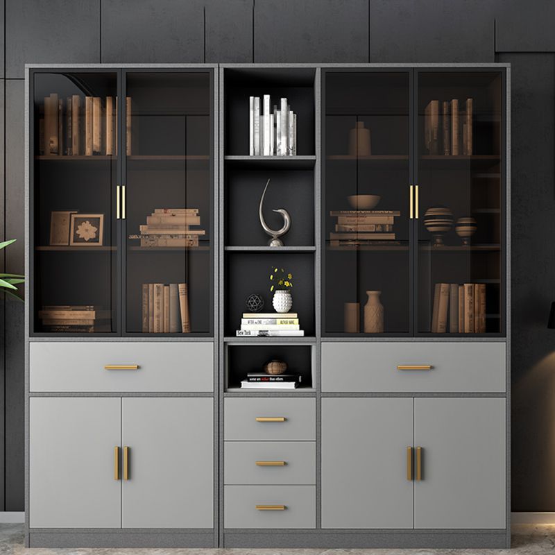 Libreria verticale in legno ingegnerizzato con libreria chiusa contemporanea con scaffali