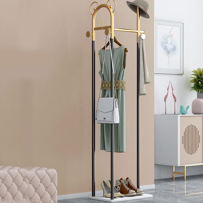 Hidoir de manteau à cadre en métal en métal contemporain avec rangement de panier