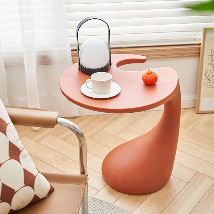 Naturally Shaped Accent Side Table Plastic C Side Table Side End Snack Table Clearhalo 'Coffee & Accent Tables' 'End & Side Tables' 'end_side_tables' 'furn' 'furn_end_side_tables' 'Furniture' 'Living Room Furniture' 1200x1200_af2edff6-9b62-48b6-a225-a57f81756dd8