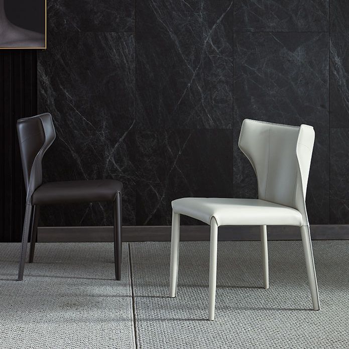 マット仕上げウィングバックダイニングチェアデザイナースタイルのミーティングルームレザーサイドチェア
