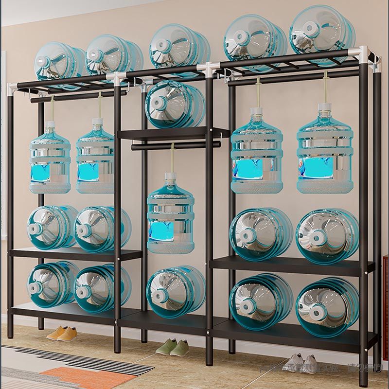 Kleiderschrank des zeitgenössischen Stils im Kleiderschrank mit Beinen