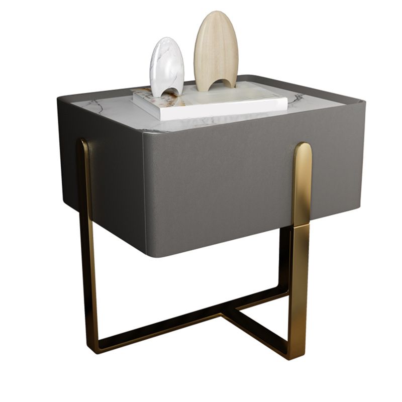 Comodante in pelle glam in pietra top tavolo da notte con un telaio metallico