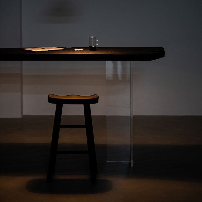 Sgabello da bar senza schienale in legno in legno massiccio di cenere contemporanea con poggiapiedi