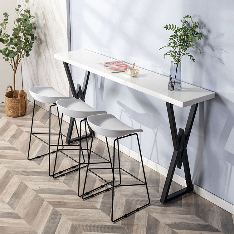 Tavolo da bar in legno in solido bianco tavolo da bistrot industriale con telaio in metallo nero