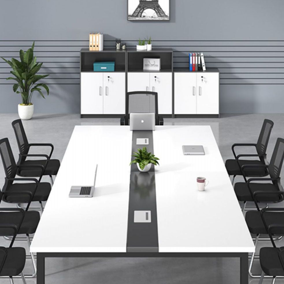 Scrivania rettangolare moderna per ufficio in legno fabbricato con base a slitta