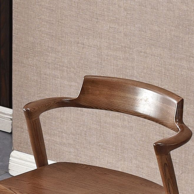 Vaste houten eetstoel Traditionele eetkamerstoel voor thuis