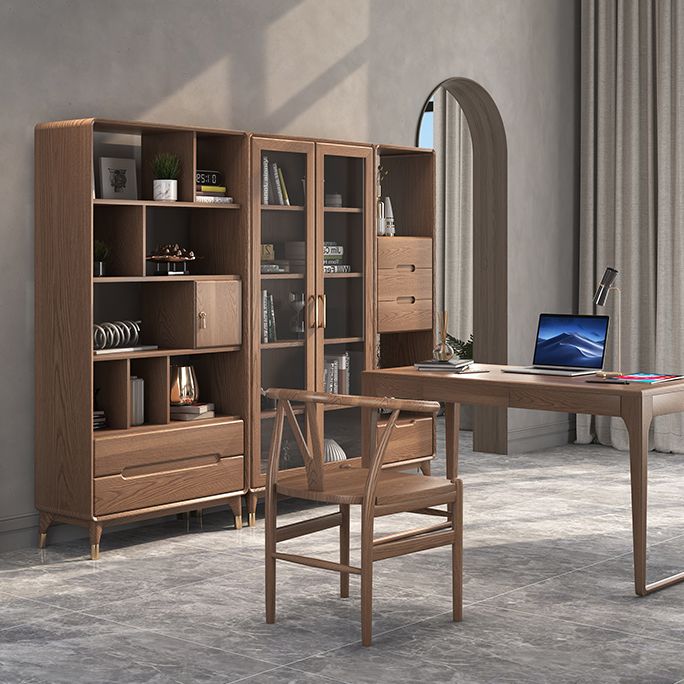 Image de rangement en bois massif de 74 "Tireurs de rangement massif inclus coffre avec étagères