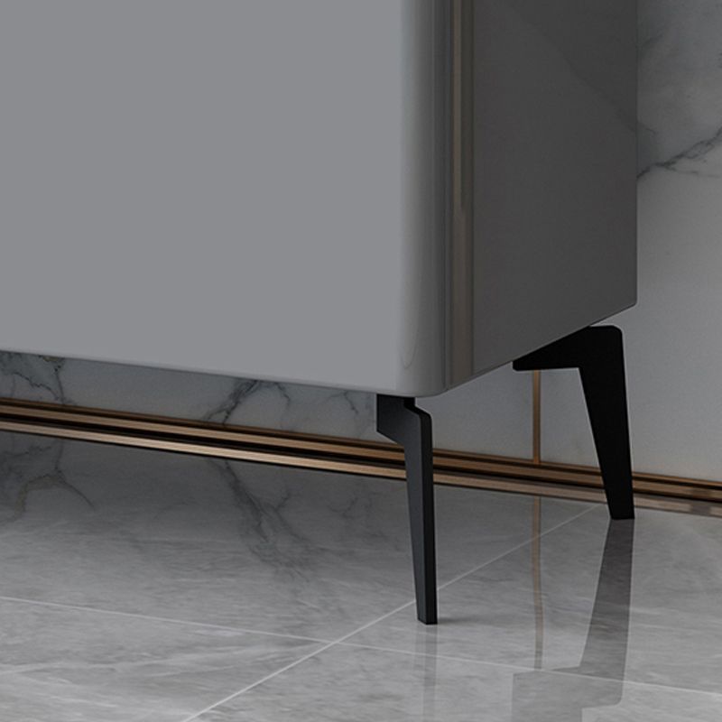 Cuffe da pranzo in legno in stile glam con armadi e cassetti