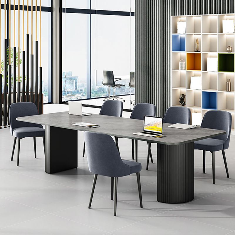 Tavolo da laptop rettangolare da ufficio grigio/scrivania in pietra bianca con 2 gambe