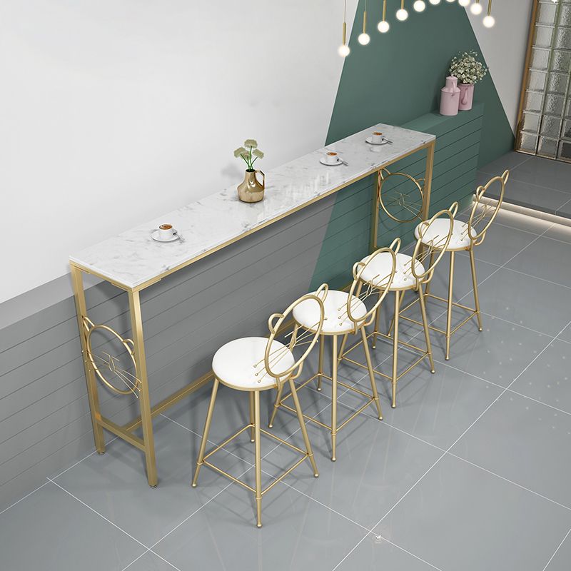 Table de pub à hauteur de barre intérieure en métal avec une base de chevalet de style glamour avec chevalet