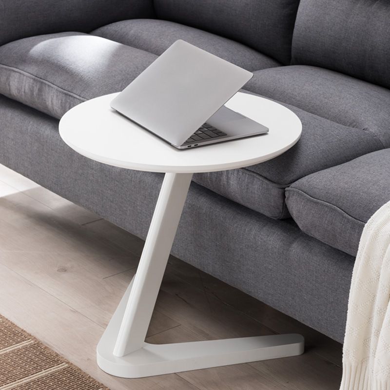 Tavolo da latero rotondo contemporaneo in gomma da snack laterale