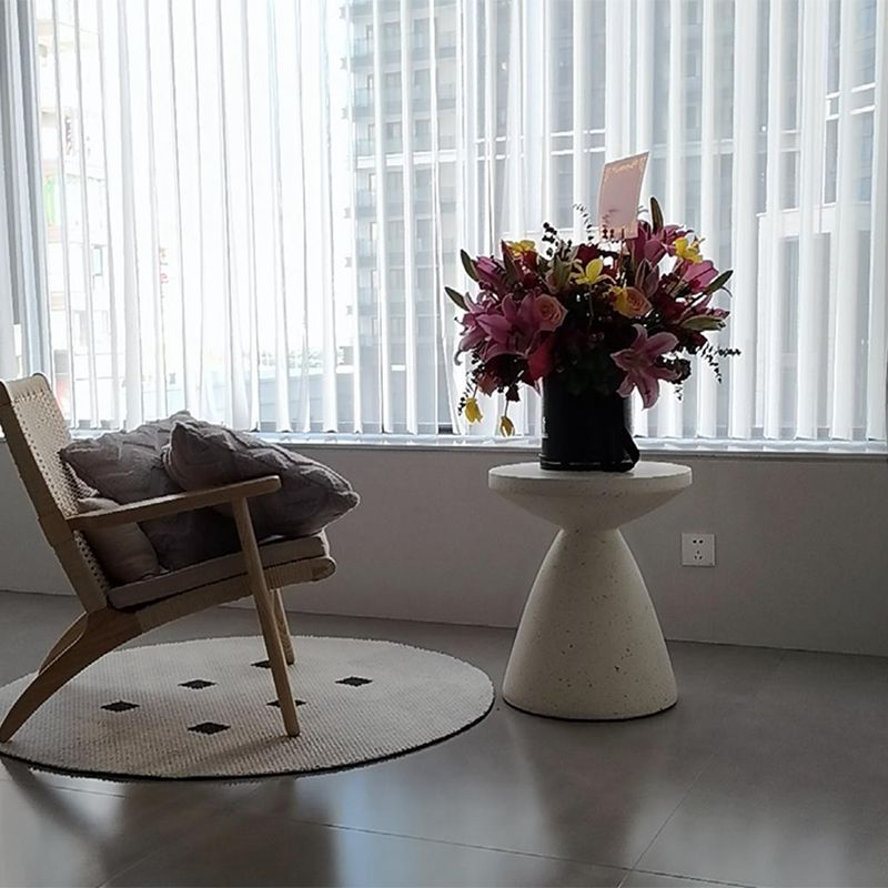 White Sofa Side Accent Table Round and Cone Shape Corner Table Clearhalo 'Coffee & Accent Tables' 'End & Side Tables' 'end_side_tables' 'furn' 'furn_end_side_tables' 'Furniture' 'Living Room Furniture' 1200x1200_b1d0f03a-a517-4f97-a42c-edb9fa5b674d