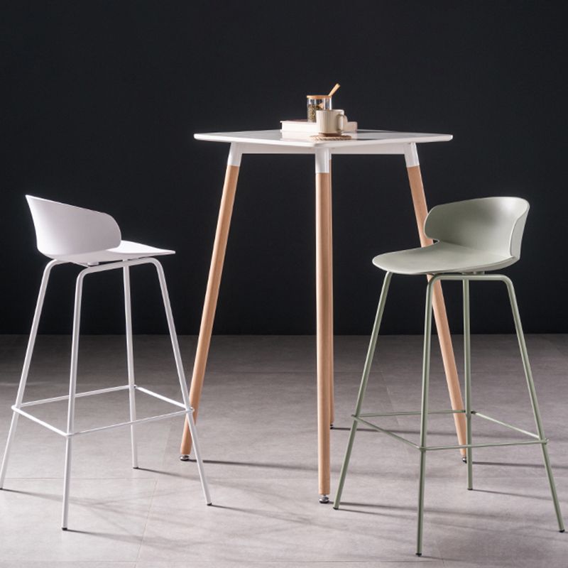 Contemporary Style Bar Stool Plastic Counter Bar Stool with Metal Legs Clearhalo 'Bar Furniture' 'Bar Stools' 'bar_stools' 'furn' 'furn_bar_stools' 'Furniture' 'furniture_bar_stools' 'Kitchen & Dining Furniture' 1200x1200_b1fdad92-725e-49a7-a830-fcc65fffa35e