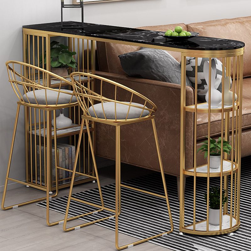 Tavolo da pranzo a bar in pietra tradizionale tavolo da bar di lusso con base in slitta in oro