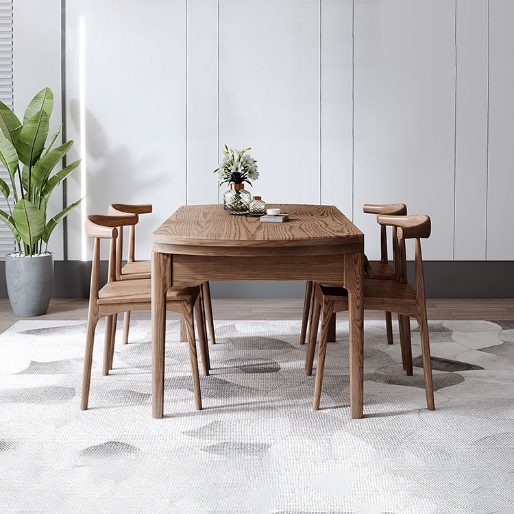 Modern Style Brown Dining Table Round Solid Wood Dining Table with 4 Legs for Home Clearhalo ' dining_table' 'Dining Tables & Seating' 'Dining Tables' 'furn' 'furn_dining_table' 'Furniture' 'furniture_dining_table' 'Kitchen & Dining Furniture' 'kitchen&dining_furn' 'kitchen' 'kitchen_dining_table' 1200x1200_b27cc2f2-224d-4148-a666-e9c4c57910e6