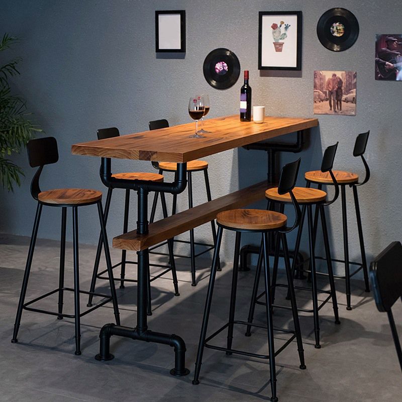 Moderner Esstisch in Pub-Höhe, Pub-Tisch aus Eisen und Massivholz für das Wohnzimmer
