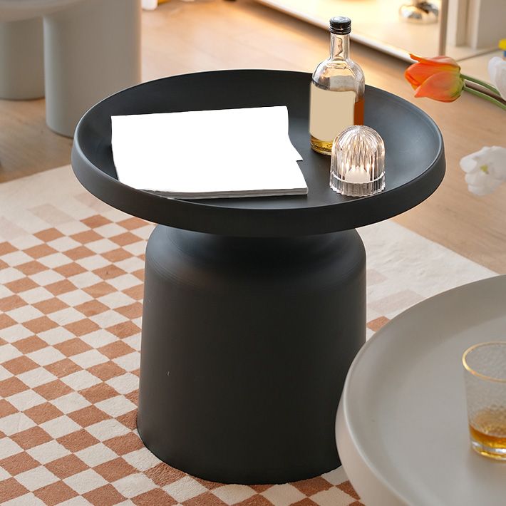 Comodino di accento in metallo scandinavo con scaffale, alto 18 "