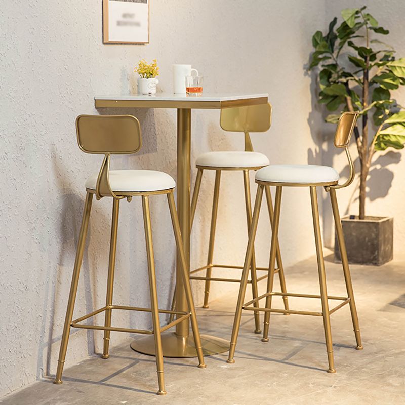 Glam Faux Marble Bistro Table Indoor Gold Steel Bar Dining Table with Single Pedestal Clearhalo 'Bar Furniture' 'Bar Tables' 'bar_tables' 'furn' 'furn_bar_tables' 'Furniture' 'furniture_bar_tables' 'Kitchen & Dining Furniture' 1200x1200_b2c00a65-eccf-445c-8643-1378c6ca2ec4