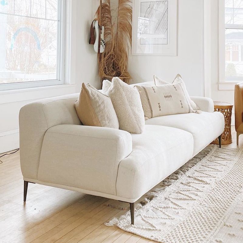 リビングルームコンテンポラリーホワイト標準的な埋め込み式腕の固定ソファ