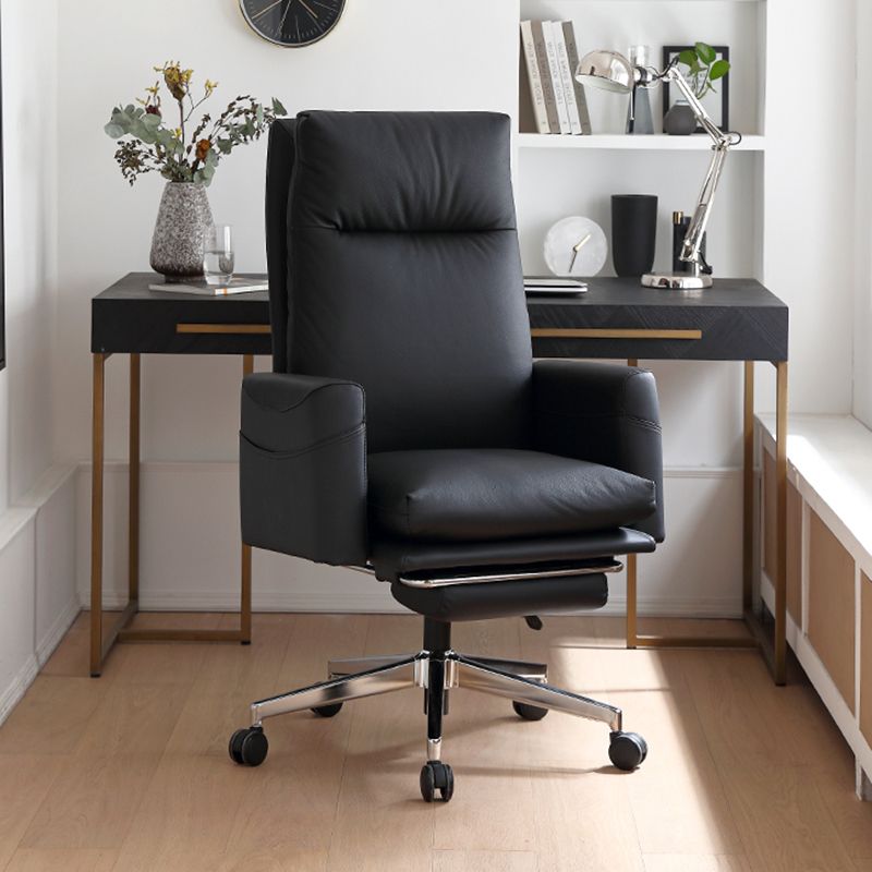 Silla moderna de gerente de brazos fijos Silla ajustable en altura con ruedas