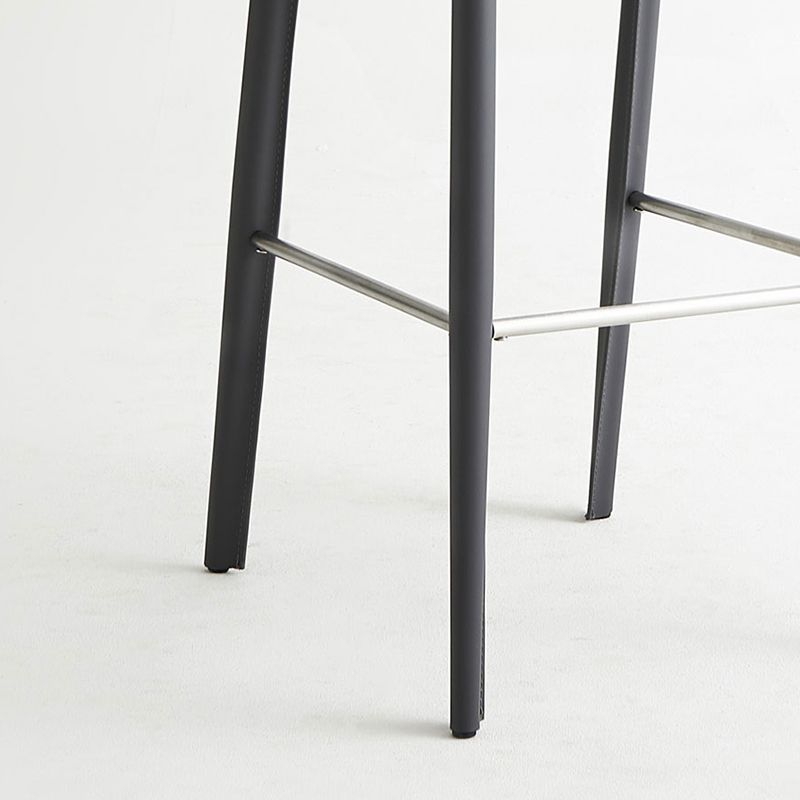 Sgabelli da bar in stile in pelle finta con lo schienale