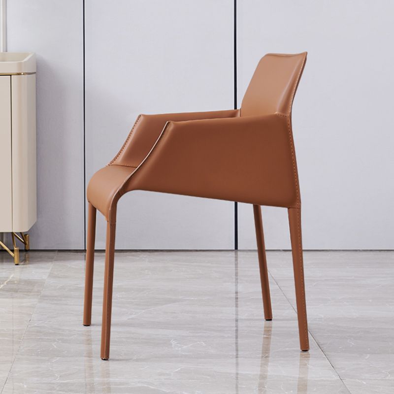 Sillas de comedor de brazo de cuero sintética y silla lateral gris oscuro