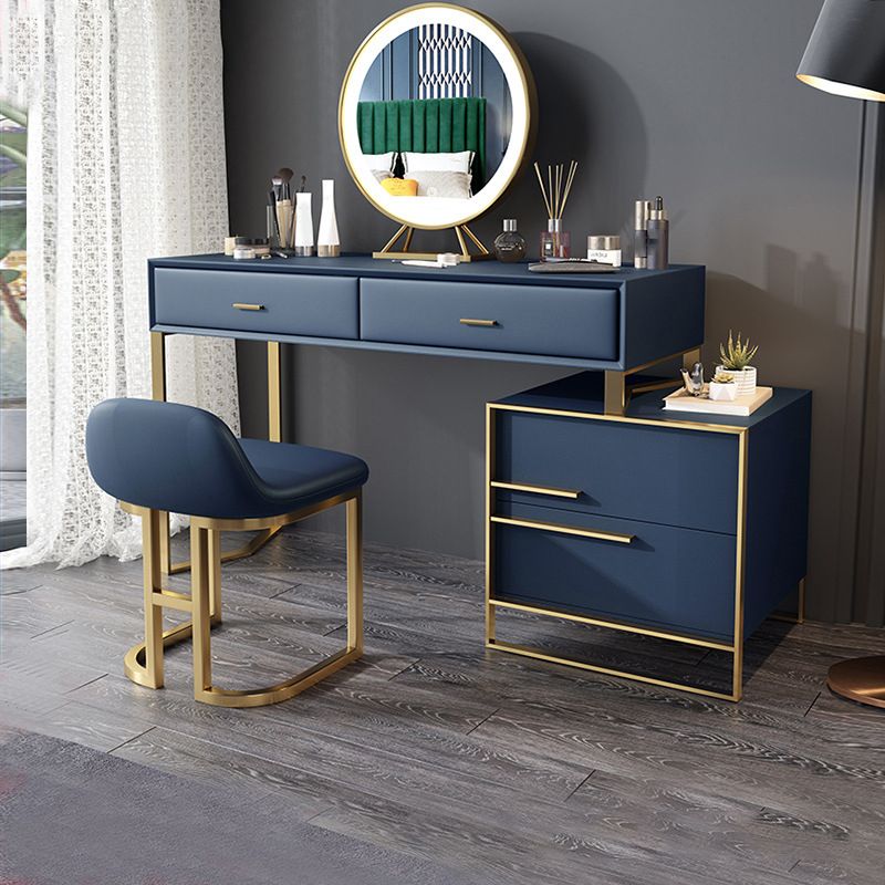 Glam Make-up Vanity Faux Leather Mirror Bedroom Makeup Vanity Set Clearhalo 'Bedroom Furniture' 'furn' 'furn_makeup_vanities' 'Furniture' 'Makeup Vanities' 'makeup_vanities' 1200x1200_b3dedd3e-855e-417e-8434-90b801c263a6