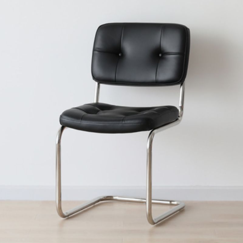 16.54 "広いスカンジナビアスタイルのシングルソファチェア固定されたバックされた腕のない椅子