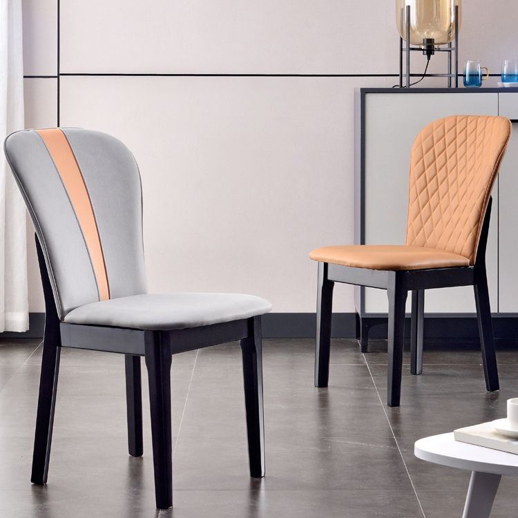 Glam -stijl lederen Parsons rug houten benen eetkamerstoel