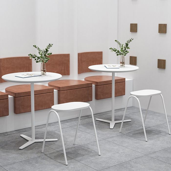Metal Modern Round Dining Table Pine Wood Top Table for Kitchen Clearhalo 'Dining Tables & Seating' 'Dining Tables' 'dining_table' 'furn' 'furn_dining_table' 'Furniture' 'furniture_dining_table' 'Kitchen & Dining Furniture' 'kitchen' 'kitchen_dining_table' 1200x1200_b44041ba-c427-45f8-b2cc-b87e992aa98c