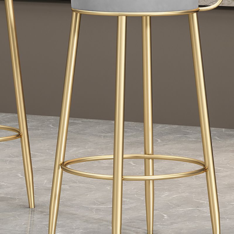 Taburete de respaldo de respaldo sin brazo de glamour taburete de barra de hierro con pedal y cojín para el café