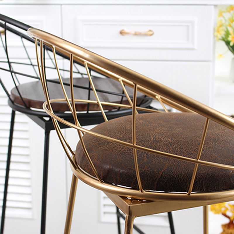 Sgabelli da bar rotondi contemporanei con poggiabottiglie in metallo con poggiapiedi