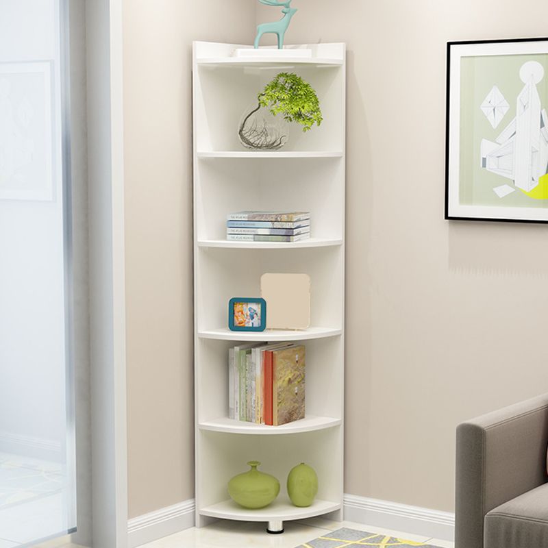 Cassa di accento del triangolo moderno di metà secolo con ripiani in legno 5 mensole