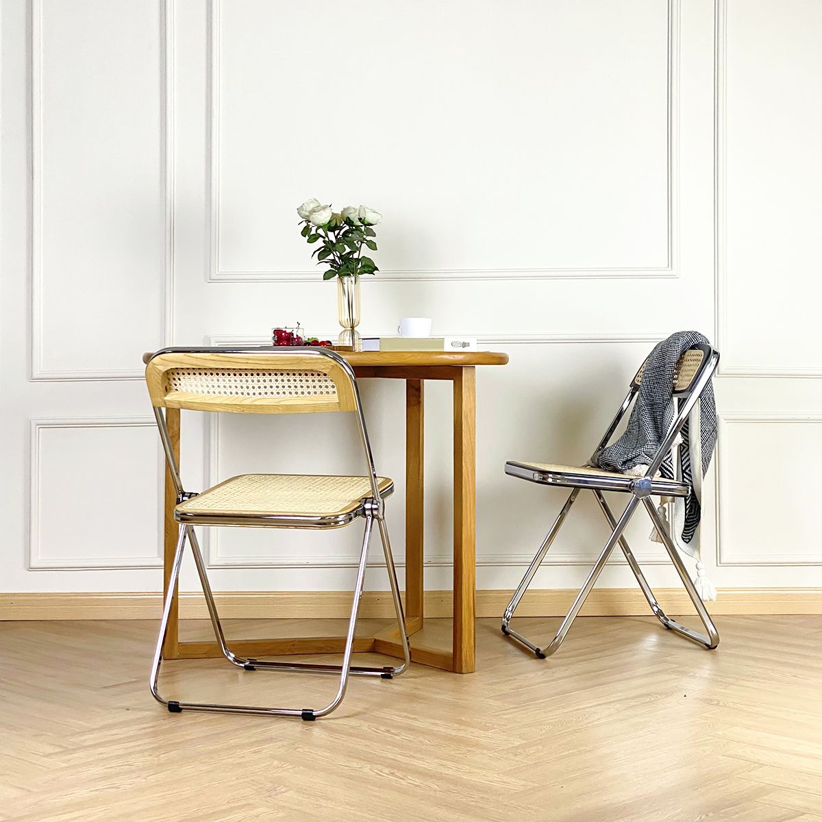 工業用サイドチェアメタル折りたたみ屋内ダイニングチェアのための屋内ダイニングチェア