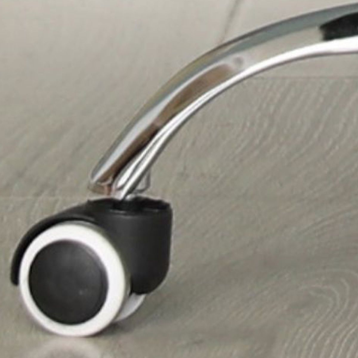 Silver Metal Modern Desk Chair with High Back Leather Conference Chair Clearhalo 'furn' 'furn_office_chair' 'Furniture' 'furniture_office_chair' 'Office Chairs' 'Office Furniture' 'office_chair' 1200x1200_b505e2a4-fc88-4e0b-822d-675c5b7d30a6