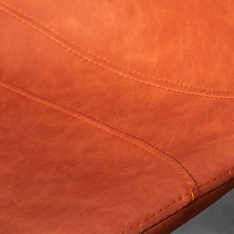 Scandinave Metal Barstool Adjustable Back Back Faux Tox Barstools en finition mate