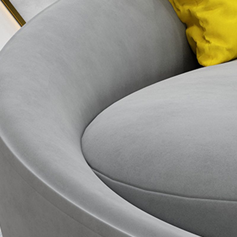 Samt modernes gebogenes Sofa in grauen Sitzgelegenheiten mit abgenähten Arm Arm mit Kissen