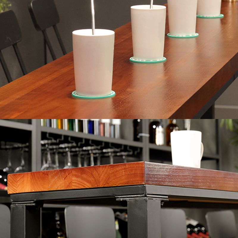Table de bar rectangulaire à hauteur de barre avec base en métal noir pour utilisation sur patio