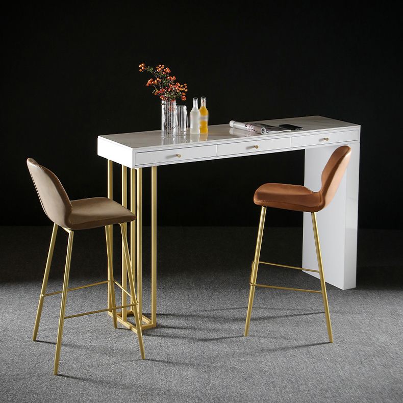 Tavolo da pranzo accento in pietra e metallo