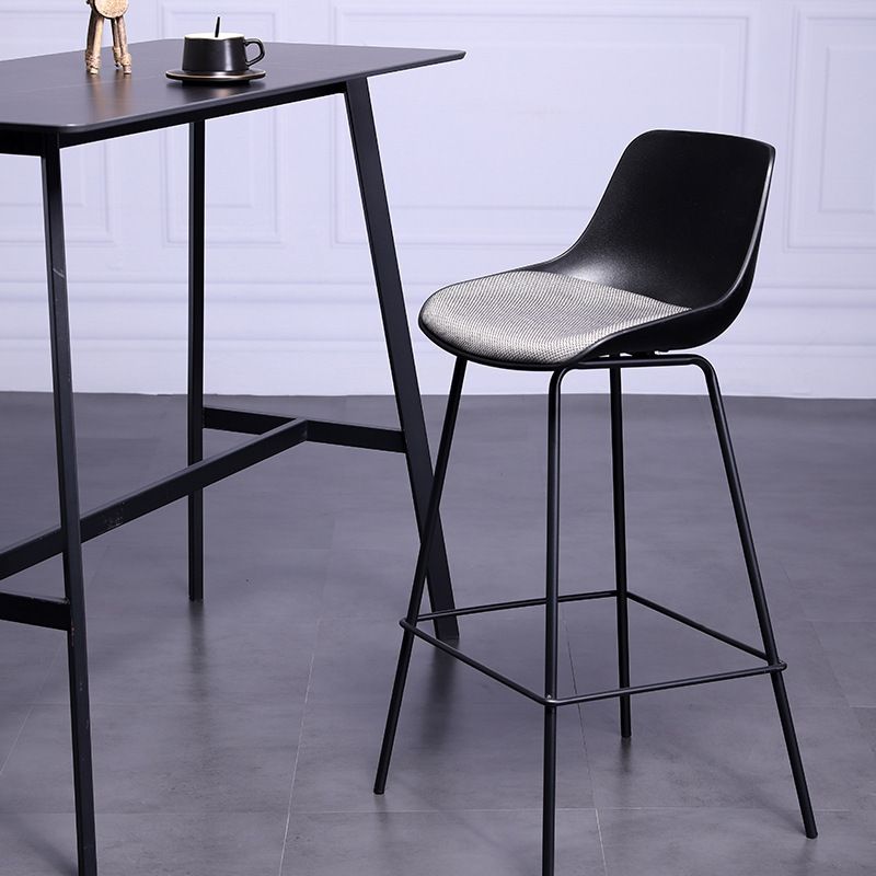 Modern Plastic Bar-stool Bucket Seat Counter Bar Stool with Metal Legs Clearhalo 'Bar Furniture' 'Bar Stools' 'bar_stools' 'furn' 'furn_bar_stools' 'Furniture' 'Kitchen & Dining Furniture' 1200x1200_b6383377-0aa3-4eb4-ade1-a8eeb4dd744a