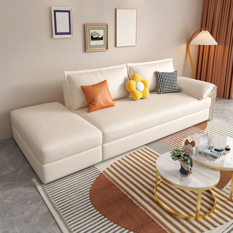 Divano per sonno di futon e materasso scandinavo.