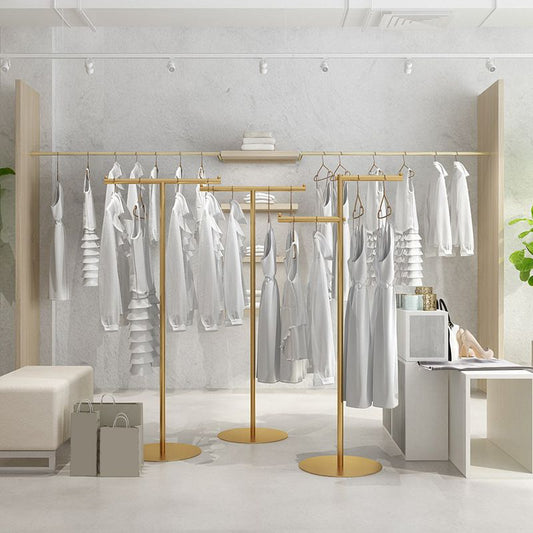 Appendiabiti di lussuoso cappotto rotondo con planimetro metallico