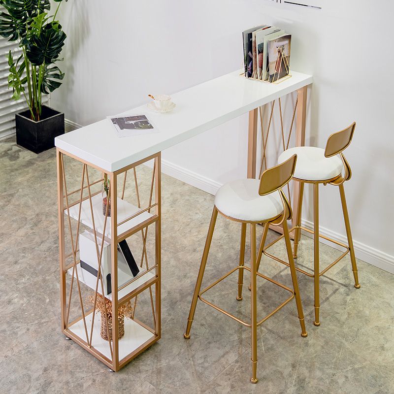 Table de pub moderne à hauteur de bar avec plateau en faux marbre blanc et 3 étagères