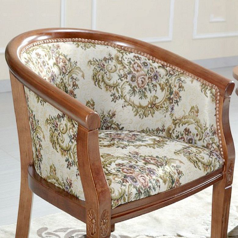 Traditioneller Esstuhlstuhl gepolsterte massive Holzarmstuhl für Hotel