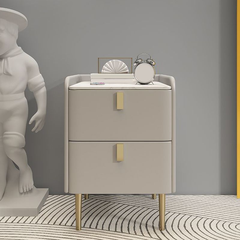 Faux Wood -Nachtschrank Beine enthalten Akzenttisch -Nachttisch mit 2 Schubladen