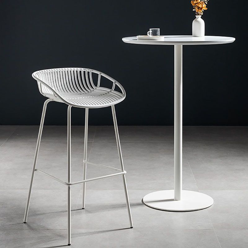 Industrial Round Wood Indoor Pub Bar Table Steel Single Pedestal Bar Dining Table Clearhalo 'Bar Furniture' 'Bar Tables' 'bar_tables' 'furn' 'furn_bar_tables' 'Furniture' 'furniture_bar_tables' 'Kitchen & Dining Furniture' 1200x1200_b77f9a34-ea95-48b2-9f01-14af60227cb6